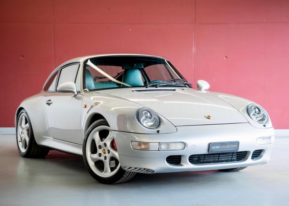 PORSCHE 911 Carrera 4S