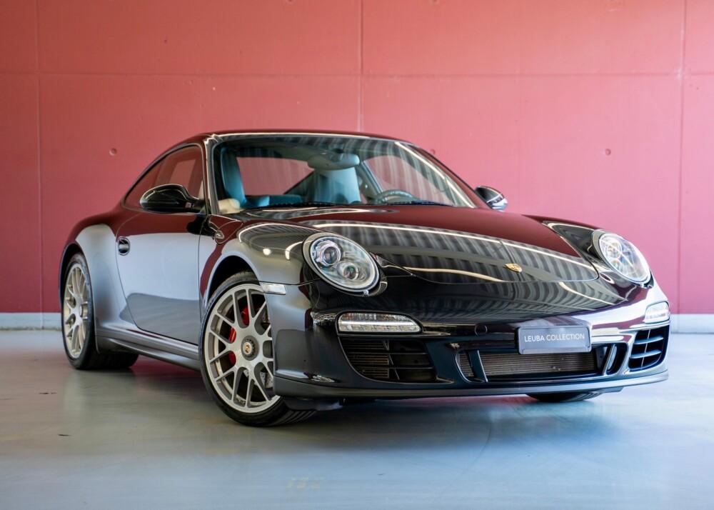 PORSCHE 911 Carrera 4 GTS PDK