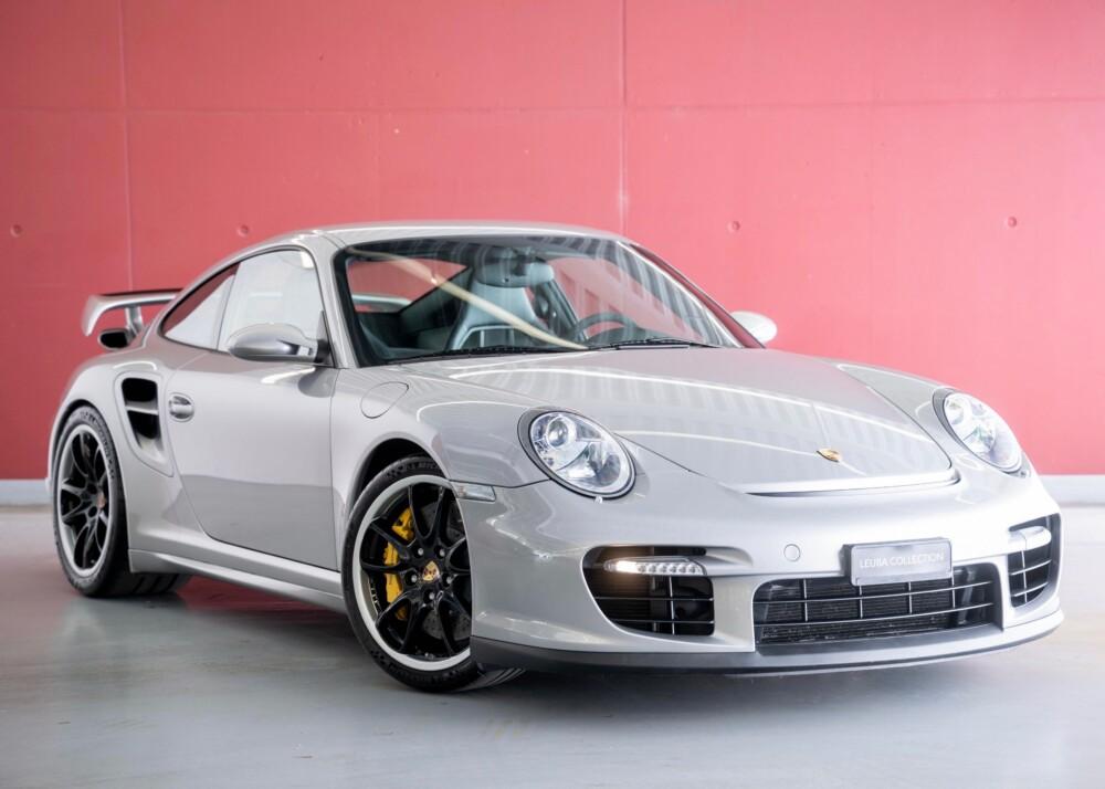 PORSCHE 911 GT2