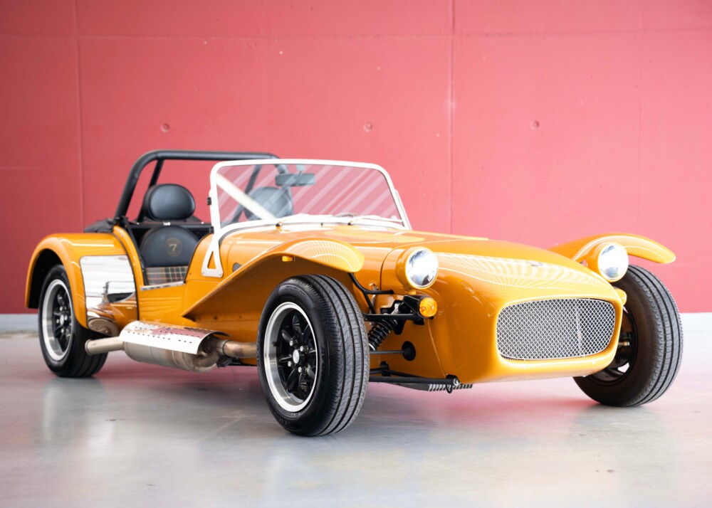 CATERHAM SUPER SEVEN 2000 SV (MY26, Swiss new car, Bronze Yellow special paint, 24-month factory warranty, delivery March 27)