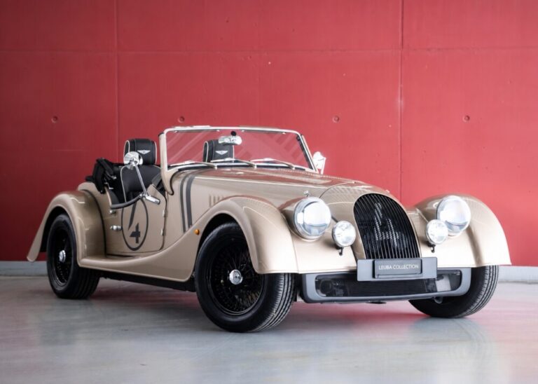 MORGAN 4/4 Plus Four 2.0 Automatic Bespoke (Swiss new car, Selene Bronze Aston Martin paint, 36-month warranty, delivery March 27)
