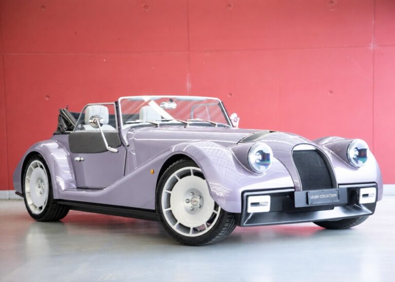 MORGAN Supersport 3.0 Bespoke (Neuwagen aus der Schweiz, Lackierung in „Armeria Lilac“ Metallic, Sportauspuff, 36 Monate Garantie, Auslieferung am 27. Februar)
