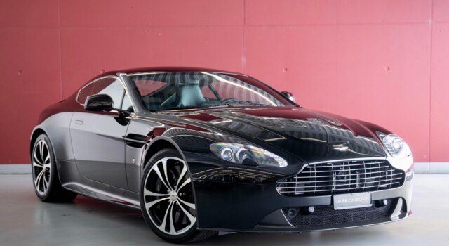 ASTON MARTIN V12 Vantage 5.9 Carbon Black Edition