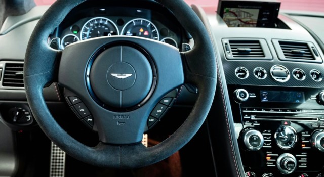 ASTON MARTIN V12 Vantage 5.9 S