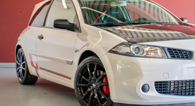 RENAULT MÉGANE Mégane 2.0 16V Turbo R26 R (2nd hand Swiss model, 1 of 450, factory tires)