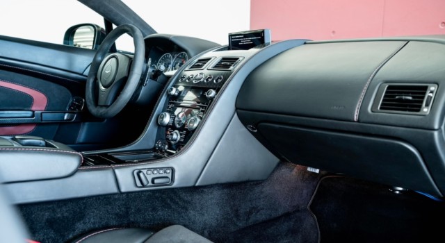 ASTON MARTIN V12 Vantage 5.9 S