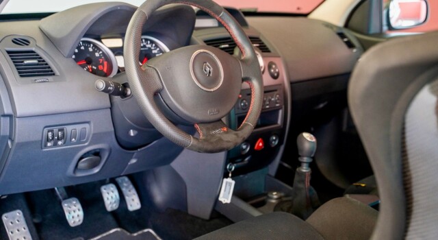 RENAULT MÉGANE Mégane 2.0 16V Turbo R26 R (2nd hand Swiss model, 1 of 450, factory tires)