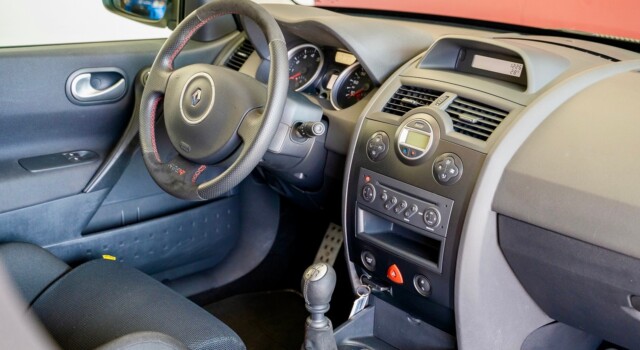 RENAULT MÉGANE Mégane 2.0 16V Turbo R26 R (2nd hand Swiss model, 1 of 450, factory tires)