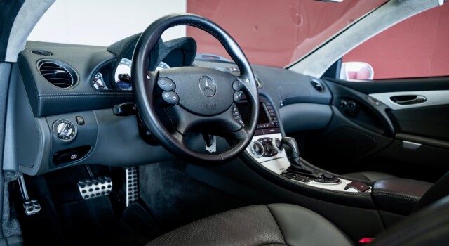 MERCEDES-BENZ SL 65 AMG (2nd hand, 100% original, stunning condition, full Mercedes history)