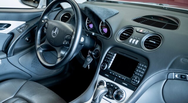 MERCEDES-BENZ SL 65 AMG (2nd hand, 100% original, stunning condition, full Mercedes history)