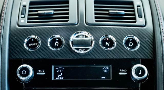 ASTON MARTIN V12 Vantage 5.9 S