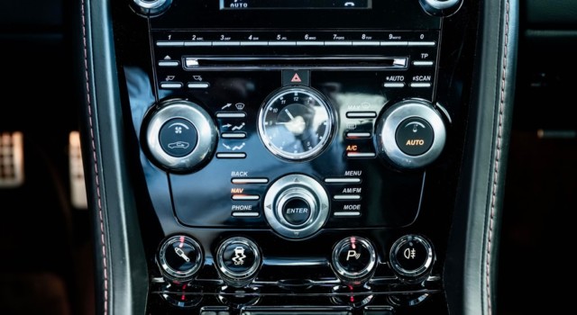 ASTON MARTIN V12 Vantage 5.9 S