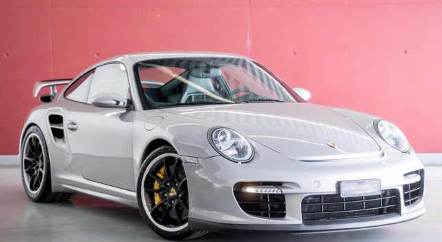 PORSCHE 911 GT2