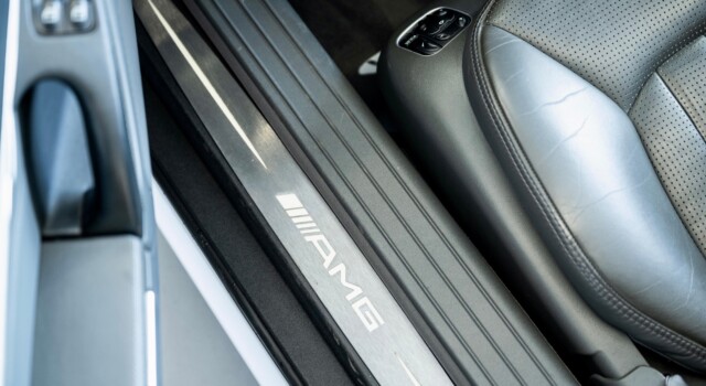 MERCEDES-BENZ SL 65 AMG (2nd hand, 100% original, stunning condition, full Mercedes history)