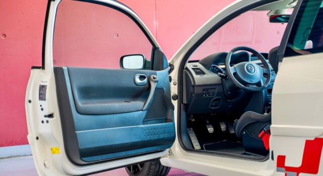 RENAULT MÉGANE Mégane 2.0 16V Turbo R26 R (2nd hand Swiss model, 1 of 450, factory tires)