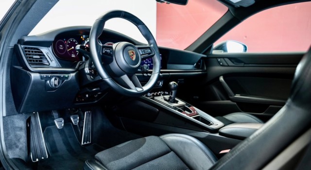 PORSCHE 911 GT3 Touring