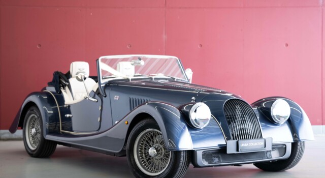 MORGAN 4/4 Plus Four 2.0 Bespoke (anno di produzione 26, auto nuova svizzera, configurazione unica, blu prussiano metallizzato Porsche, garanzia di 30 mesi)