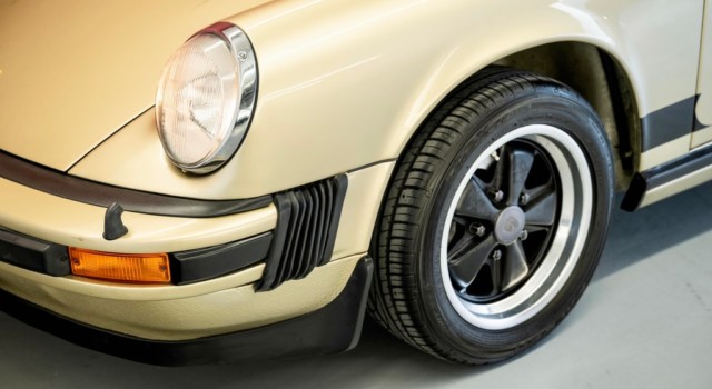 PORSCHE 911 Carrera 3.0 Targa
