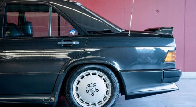 MERCEDES-BENZ 190 E 2.3-16 (Swiss car, 2nd hand, 1st paint)