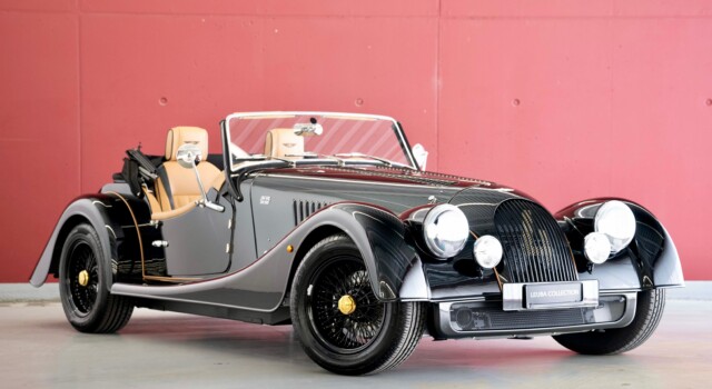 MORGAN 4/4 Plus Four 2.0 Bespoke (Model Year 26, Swiss new car, one-of-a-kind configuration, Rolls-Royce Diamond Black metallic, 30-month warranty)