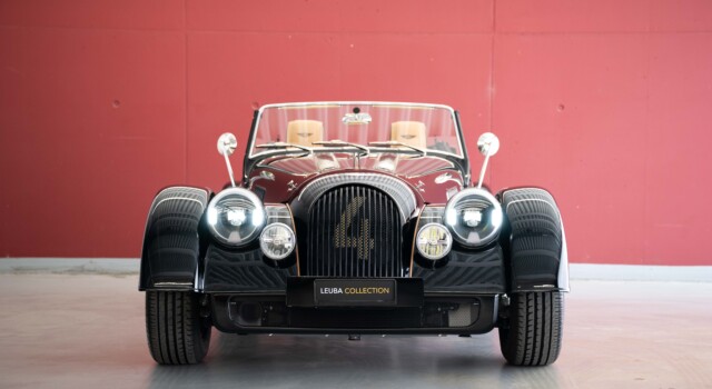 MORGAN 4/4 Plus Four 2.0 Bespoke (Model Year 26, Swiss new car, one-of-a-kind configuration, Rolls-Royce Diamond Black metallic, 30-month warranty)