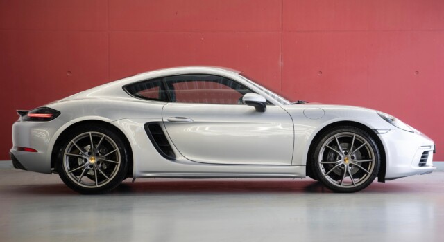 PORSCHE 718-boxster-cayman 718 Cayman 2.0 PDK (German car, fantastic condition, Porsche Approved warranty)