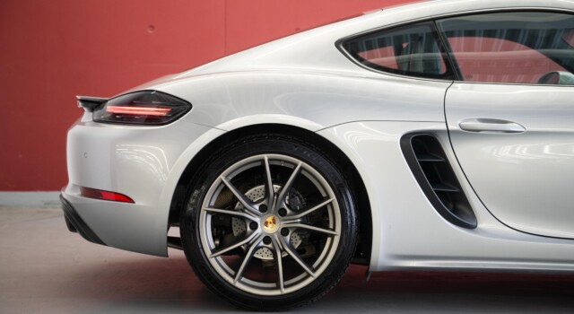 PORSCHE 718-boxster-cayman 718 Cayman 2.0 PDK (German car, fantastic condition, Porsche Approved warranty)