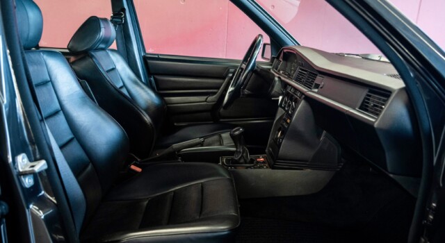 MERCEDES-BENZ 190 E 2.3-16 (Swiss car, 2nd hand, 1st paint)