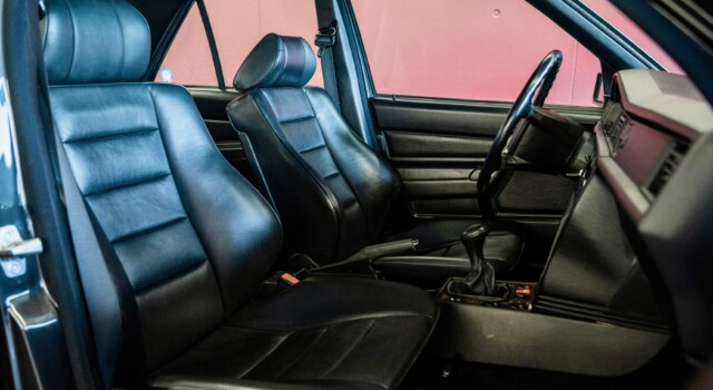 MERCEDES-BENZ 190 E 2.3-16 (Swiss car, 2nd hand, 1st paint)