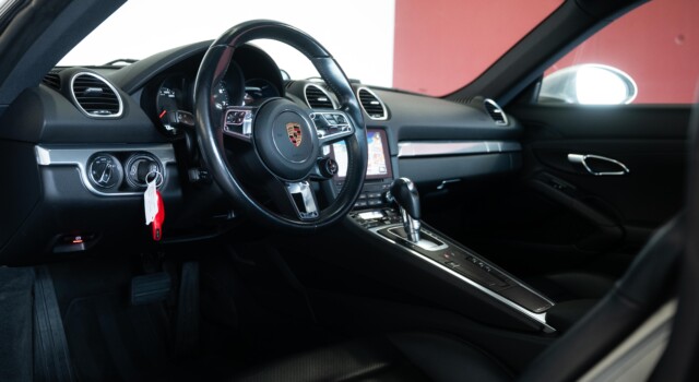 PORSCHE 718-boxster-cayman 718 Cayman 2.0 PDK (German car, fantastic condition, Porsche Approved warranty)