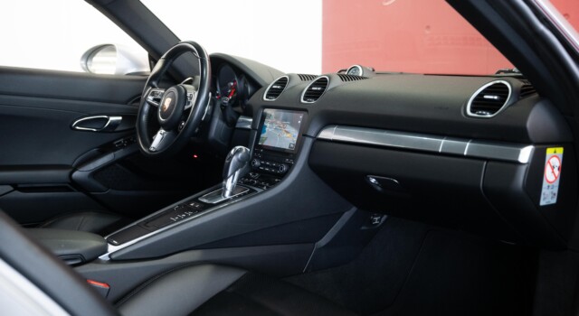 PORSCHE 718-boxster-cayman 718 Cayman 2.0 PDK (German car, fantastic condition, Porsche Approved warranty)