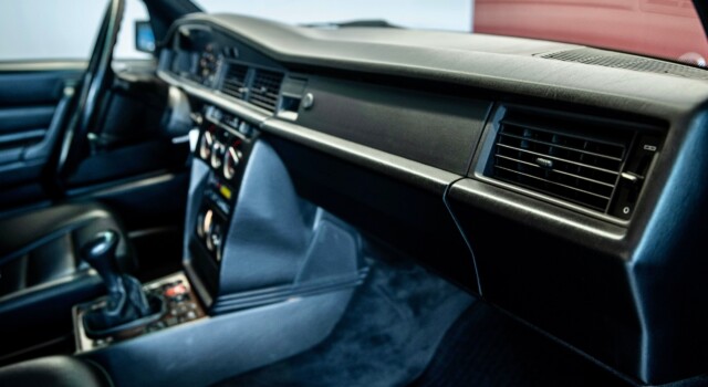 MERCEDES-BENZ 190 E 2.3-16 (Swiss car, 2nd hand, 1st paint)