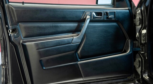 MERCEDES-BENZ 190 E 2.3-16 (Swiss car, 2nd hand, 1st paint)