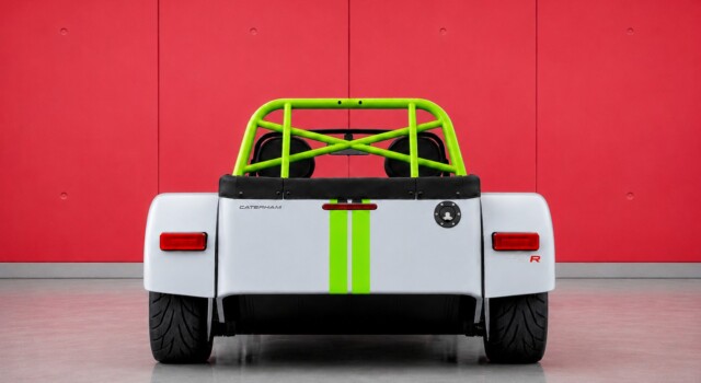 CATERHAM SEVEN 340R SV (MY26, Swiss new car, Chainmail Silver paint, Signature Sport Hex seats, 24-month factory warranty)