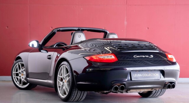 PORSCHE 911 Cabrio Carrera S (usata, cambio manuale, condizioni eccellenti, chilometraggio ridotto, optional Porsche Exclusive) – VENDUTA!