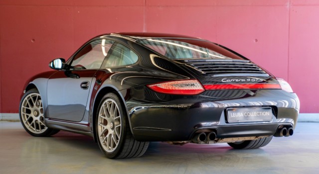 PORSCHE 911 Carrera 4 GTS PDK