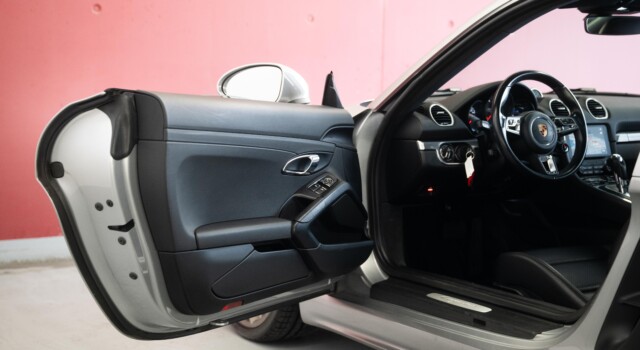 PORSCHE 718-boxster-cayman 718 Cayman 2.0 PDK (German car, fantastic condition, Porsche Approved warranty)