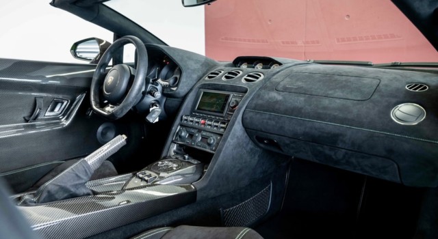 LAMBORGHINI GALLARDO LP570-4 Spyder Performante Ed. Tecnica E-Gear