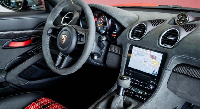 PORSCHE CAYMAN 718  GT4 RS PDK
