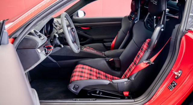 PORSCHE CAYMAN 718  GT4 RS PDK