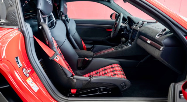 PORSCHE CAYMAN 718  GT4 RS PDK