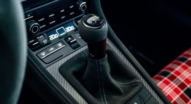 PORSCHE CAYMAN 718  GT4 RS PDK