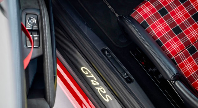 PORSCHE CAYMAN 718  GT4 RS PDK