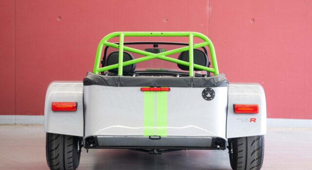 CATERHAM SEVEN 340R SV (MY26, Swiss new car, Chainmail Silver exclusive paint, Signature Sport Hex seats, 24-month factory warranty)