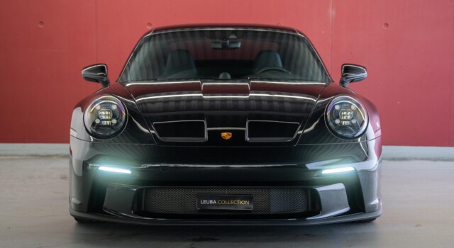 PORSCHE 911 GT3 Touring (spendid condition, manual transmission, no track)