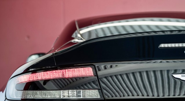 ASTON MARTIN V12 Vantage 5.9 S
